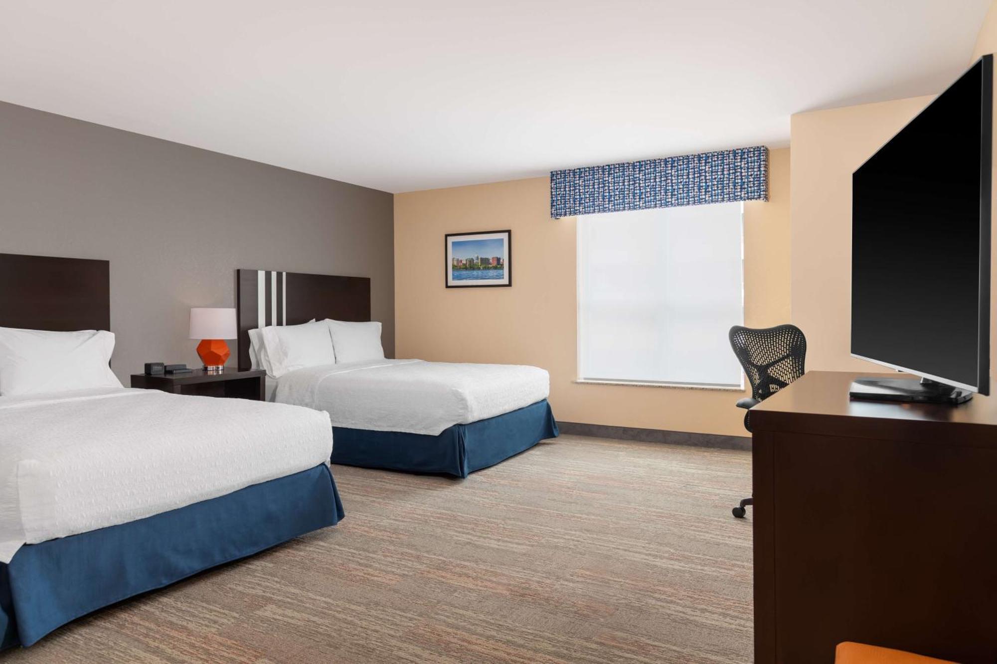 Hampton Inn & Suites Madison Downtown Exterior foto