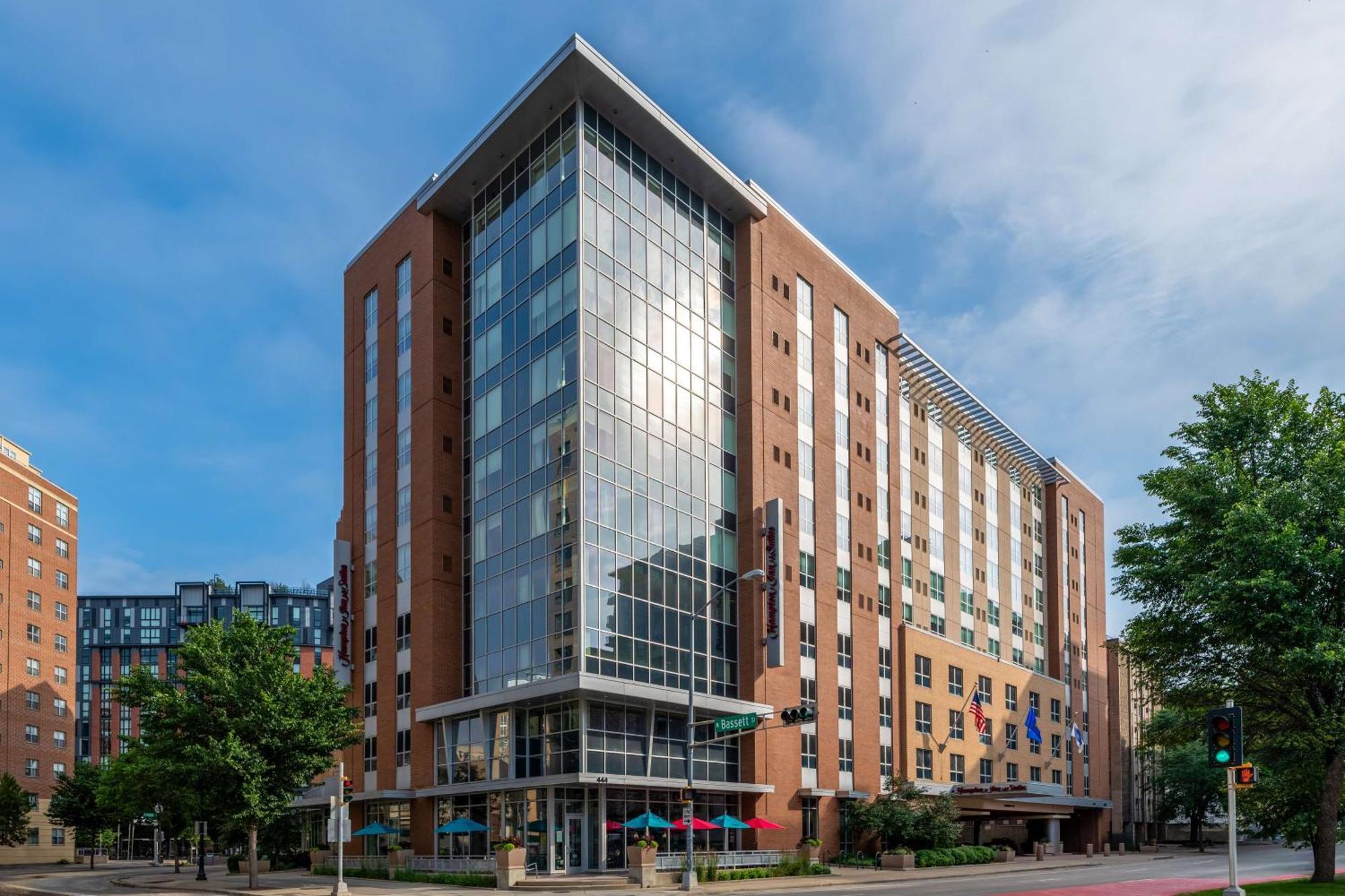 Hampton Inn & Suites Madison Downtown Exterior foto